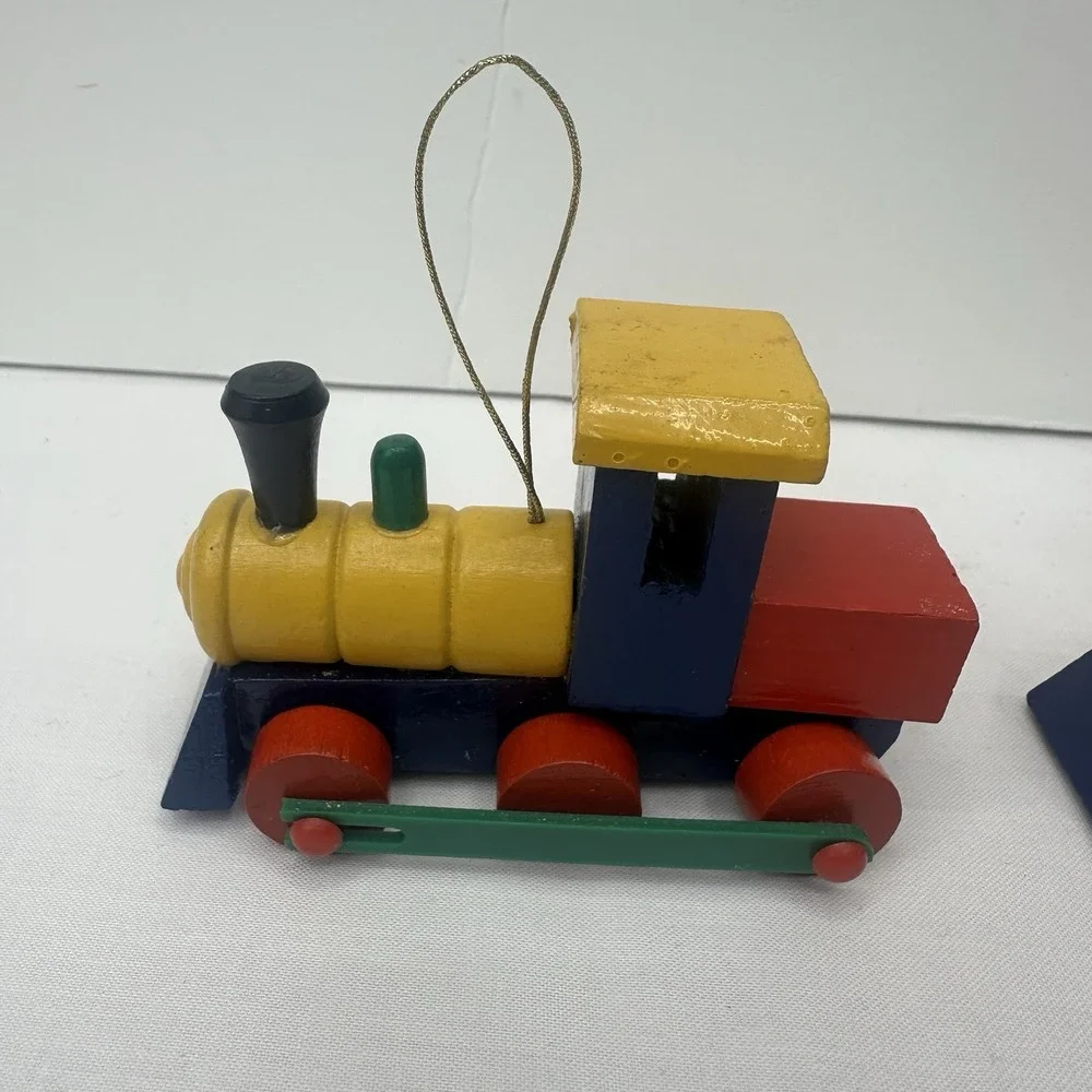 Lot / 3 Old-School Wood Block Locomotive Train Christmas Ornament Rolling Wheels